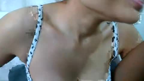 bellacrystall online show from 07-25-26, 02:03