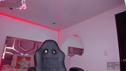 Snapshot of belladiamond18 chatting on 01-16-25, 02:30 TELL ME GODDESS NEXT Transmission 01122024 9PM TO 4AMColombian hour THANKS Follow me online show from 01-16-25, 02:30