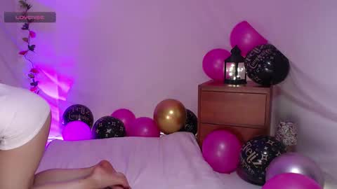 Snapshot of belladonna_lips chatting on 11-12-25, 11:36 Belladonna online show from 11-12-25, 11:36