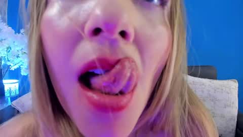 Bella Marie online show from 07-11-26, 05:59