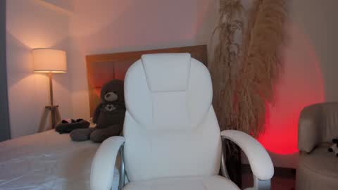 Bella Mia online show from 01-04-25, 09:43