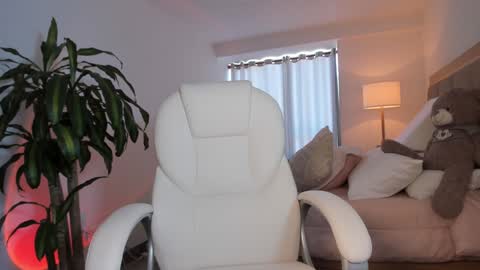 Bella Mia online show from 01-22-25, 07:24