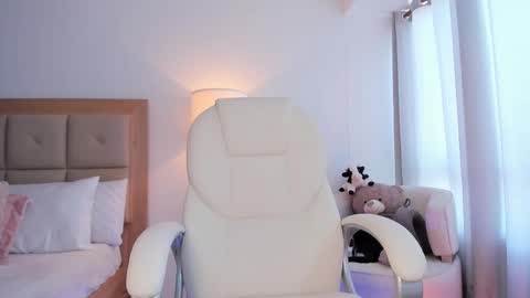 Bella Mia online show from 09-12-25, 07:14