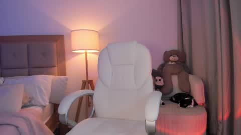 Bella Mia online show from 10-04-25, 11:58