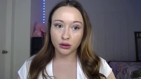 Snapshot of bellamonroee chatting on 01-05-25, 05:41 Bella Monroe online show from 01-05-25, 05:41