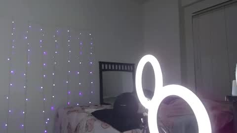 Snapshot of bellamonroee chatting on 01-09-25, 08:24 Bella Monroe online show from 01-09-25, 08:24