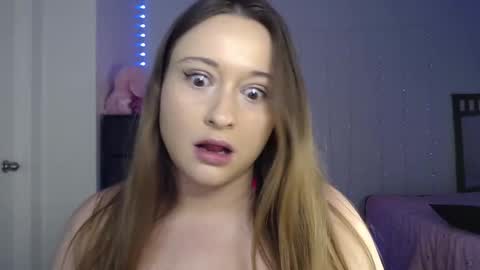 Snapshot of bellamonroee chatting on 01-14-25, 05:08 Bella Monroe online show from 01-14-25, 05:08