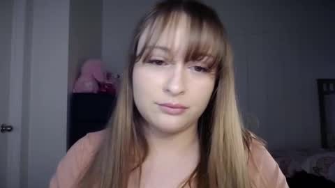 Snapshot of bellamonroee chatting on 02-21-25, 04:40 Bella Monroe online show from 02-21-25, 04:40