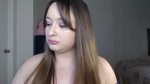 Snapshot of bellamonroee chatting on 02-28-25, 05:37 Bella Monroe online show from 02-28-25, 05:37