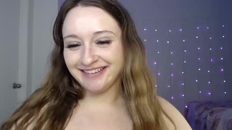 Snapshot of bellamonroee chatting on 03-07-25, 08:23 Bella Monroe online show from 03-07-25, 08:23