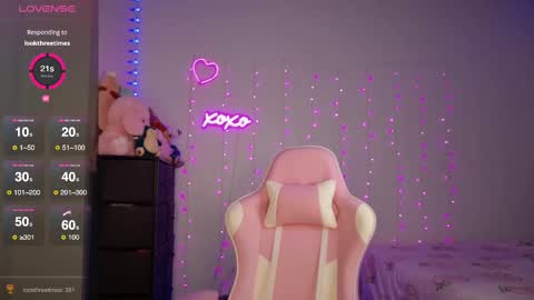 Snapshot of bellamonroee chatting on 10-07-25, 04:09 Bella Monroe online show from 10-07-25, 04:09