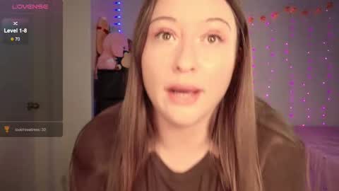 Snapshot of bellamonroee chatting on 10-19-25, 04:24 Bella Monroe online show from 10-19-25, 04:24