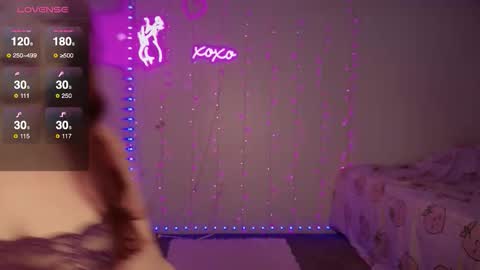 Snapshot of bellamonroee chatting on 02-11-26, 05:12 Bella Monroe online show from 02-11-26, 05:12