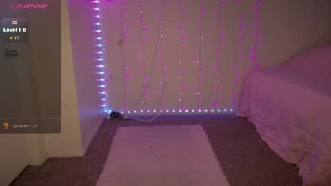 Snapshot of bellamonroee chatting on 05-27-26, 04:31 Bella Monroe online show from 05-27-26, 04:31