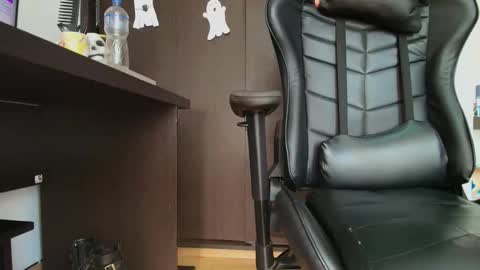 Camille  online show from 10-27-25, 09:08