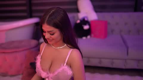 Bella online show from 11-23-25, 06:41