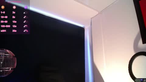Snapshot of bellaodisea chatting on 01-14-25, 01:49 online show from 01-14-25, 01:49