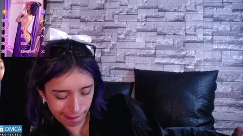 Snapshot of bellaodisea chatting on 01-29-25, 01:27 online show from 01-29-25, 01:27