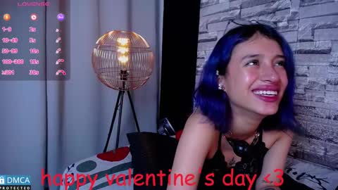 Snapshot of bellaodisea chatting on 02-15-25, 12:59 online show from 02-15-25, 12:59