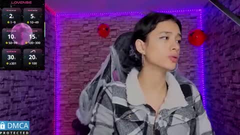 Snapshot of bellaodisea chatting on 10-17-25, 11:29 online show from 10-17-25, 11:29