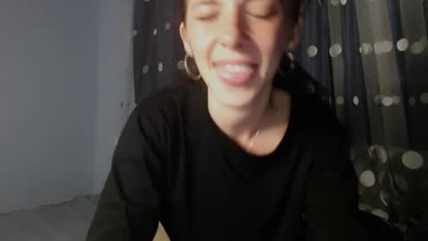 Snapshot of bellaqueen0701 chatting on 02-07-25, 06:56 bellaqueen0701 online show from 02-07-25, 06:56