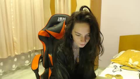 Snapshot of bellaqueen0701 chatting on 02-16-25, 09:59 bellaqueen0701 online show from 02-16-25, 09:59