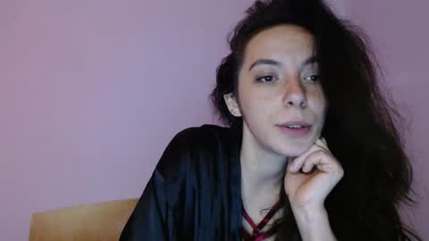 Snapshot of bellaqueen0701 chatting on 02-19-25, 10:31 bellaqueen0701 online show from 02-19-25, 10:31