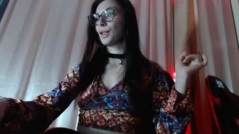 Snapshot of bellaqueen0701 chatting on 02-23-25, 10:09 bellaqueen0701 online show from 02-23-25, 10:09