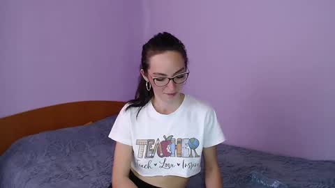 Snapshot of bellaqueen0701 chatting on 02-25-25, 08:47 bellaqueen0701 online show from 02-25-25, 08:47