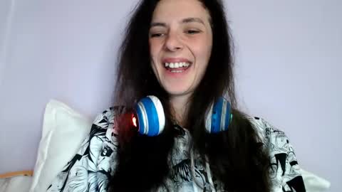 Snapshot of bellaqueen0701 chatting on 03-04-25, 01:01 bellaqueen0701 online show from 03-04-25, 01:01