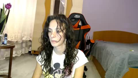 Snapshot of bellaqueen0701 chatting on 03-09-25, 10:19 bellaqueen0701 online show from 03-09-25, 10:19