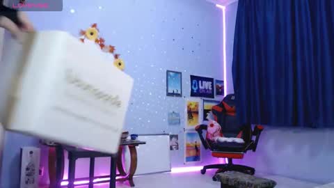 Snapshot of bellaqueen0701 chatting on 09-25-25, 05:38 bellaqueen0701 online show from 09-25-25, 05:38
