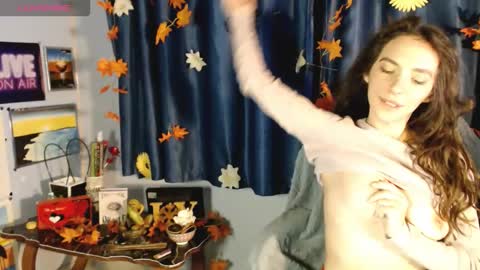 Snapshot of bellaqueen0701 chatting on 10-03-25, 12:40 bellaqueen0701 online show from 10-03-25, 12:40
