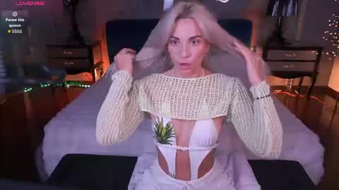 Bella online show from 06-12-26, 02:16