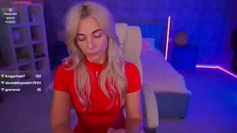 Bella online show from 06-14-26, 02:24