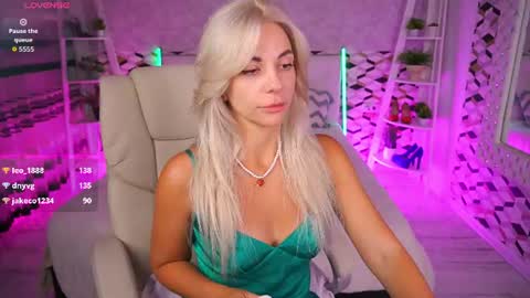 Bella online show from 06-22-26, 03:47