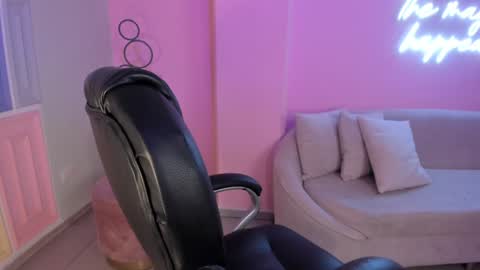 Snapshot of bellarosex1 chatting on 12-08-24, 09:57 Bella Rose online show from 12-08-24, 09:57