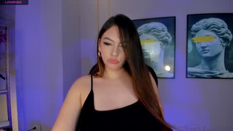 Snapshot of bellarosex1 chatting on 01-11-25, 03:34 Bella Rose online show from 01-11-25, 03:34