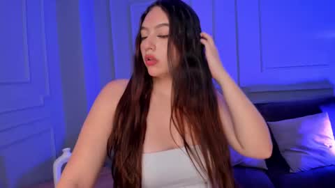 Snapshot of bellarosex1 chatting on 02-18-25, 05:20 Bella Rose online show from 02-18-25, 05:20
