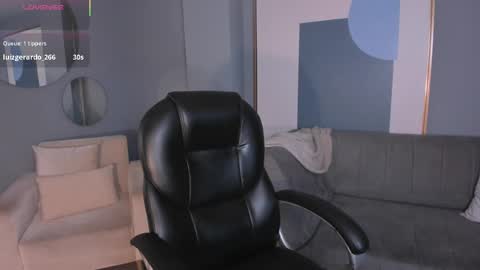 Snapshot of bellarosex1 chatting on 03-09-25, 09:13 Bella Rose online show from 03-09-25, 09:13