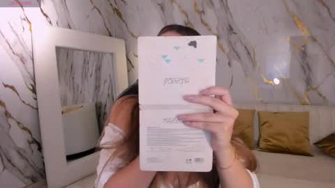Snapshot of bellarosex1 chatting on 09-23-25, 03:09 Bella Rose online show from 09-23-25, 03:09