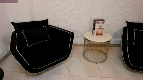 Snapshot of bellarosex1 chatting on 11-05-25, 03:17 Bella Rose online show from 11-05-25, 03:17