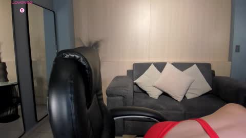 Snapshot of bellarosex1 chatting on 11-22-25, 05:17 Bella Rose online show from 11-22-25, 05:17