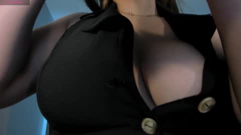 Snapshot of bellarosex1 chatting on 03-10-26, 06:07 Bella Rose online show from 03-10-26, 06:07