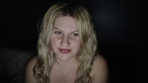 Snapshot of bellastar84 chatting on 02-10-25, 07:47 Starr40 online show from 02-10-25, 07:47