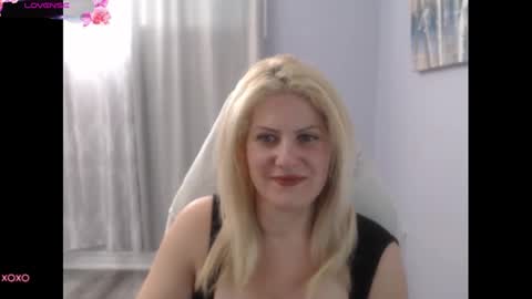 Snapshot of bellastar84 chatting on 09-17-25, 12:29 Starr40 online show from 09-17-25, 12:29