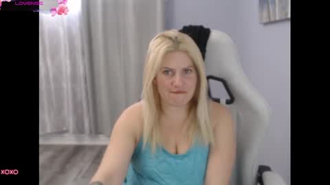 Snapshot of bellastar84 chatting on 09-18-25, 12:29 Starr40 online show from 09-18-25, 12:29