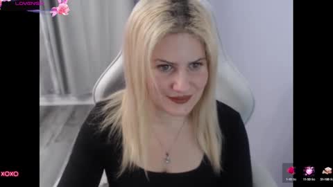 Snapshot of bellastar84 chatting on 10-16-25, 12:28 Starr40 online show from 10-16-25, 12:28