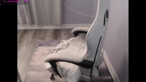 Snapshot of bellastar84 chatting on 10-22-25, 01:11 Starr40 online show from 10-22-25, 01:11