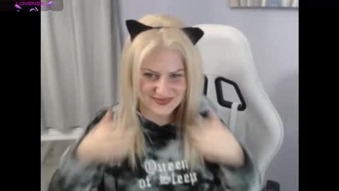 Snapshot of bellastar84 chatting on 10-29-25, 01:08 Starr40 online show from 10-29-25, 01:08